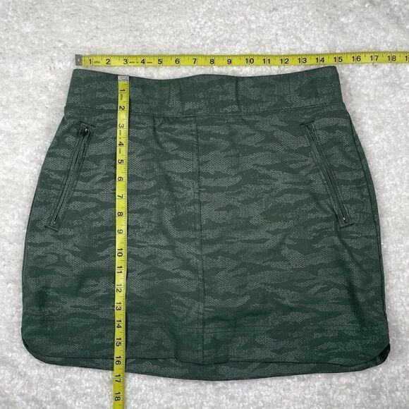 Orvis Green Camo Embossed Print Active Performance Skort Womens Small - Picture 8 of 9